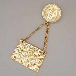 Chanel Gold Plated Vintage Medallion Brooch Flap Bag Gold